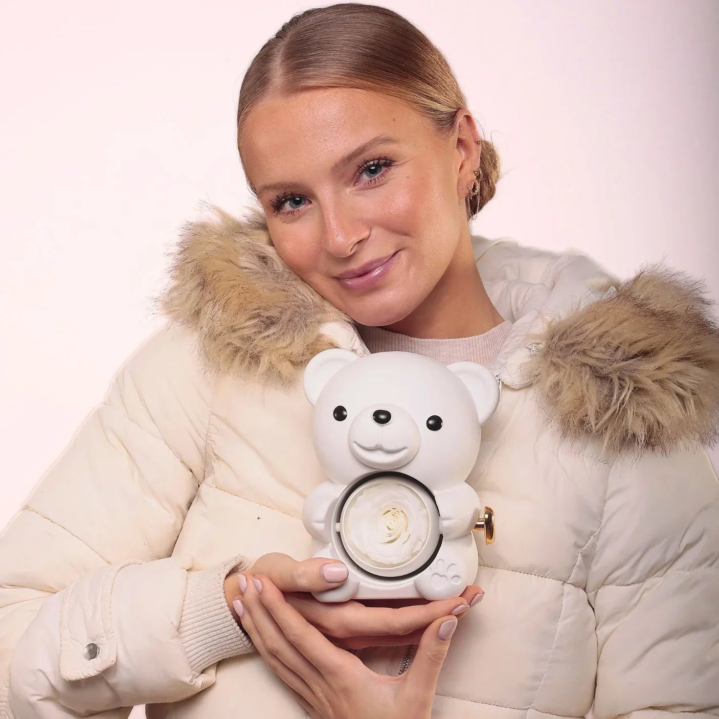 Ikuinen ruusunalle & personoitu kaulakoru